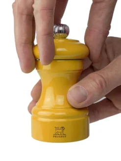 Peugeot Saveurs Bistro Moulin à sel manuel en bois laqué, safran, 10 cm - 4in. -><noscript><img width=