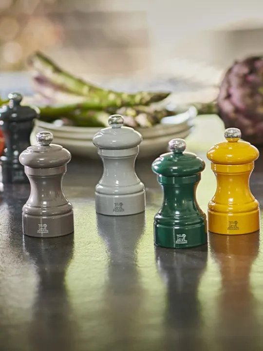 Peugeot Saveurs Bistro Moulin à sel manuel en bois laqué, gris taupe, 10 cm - 4in. -> Moulins À Sel Et Salières