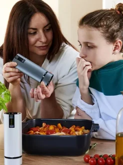 Peugeot Saveurs Line electrique Moulin à poivre électrique rechargeable u'select, batterie lithium-ion, carbone, 15 cm - 6in. -><noscript><img width=
