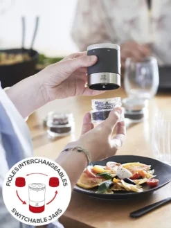 Peugeot Saveurs Maestro Bar à poivres - moulin à poivre u'select accompagné de 3 grands crus de poivres, de 3 réservoirs interchangeables, noir -><noscript><img width=
