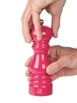 Peugeot Saveurs Paris Moulin à sel manuel en bois laqué, rose bonbon, 18 cm - 7in. -><noscript><img width=